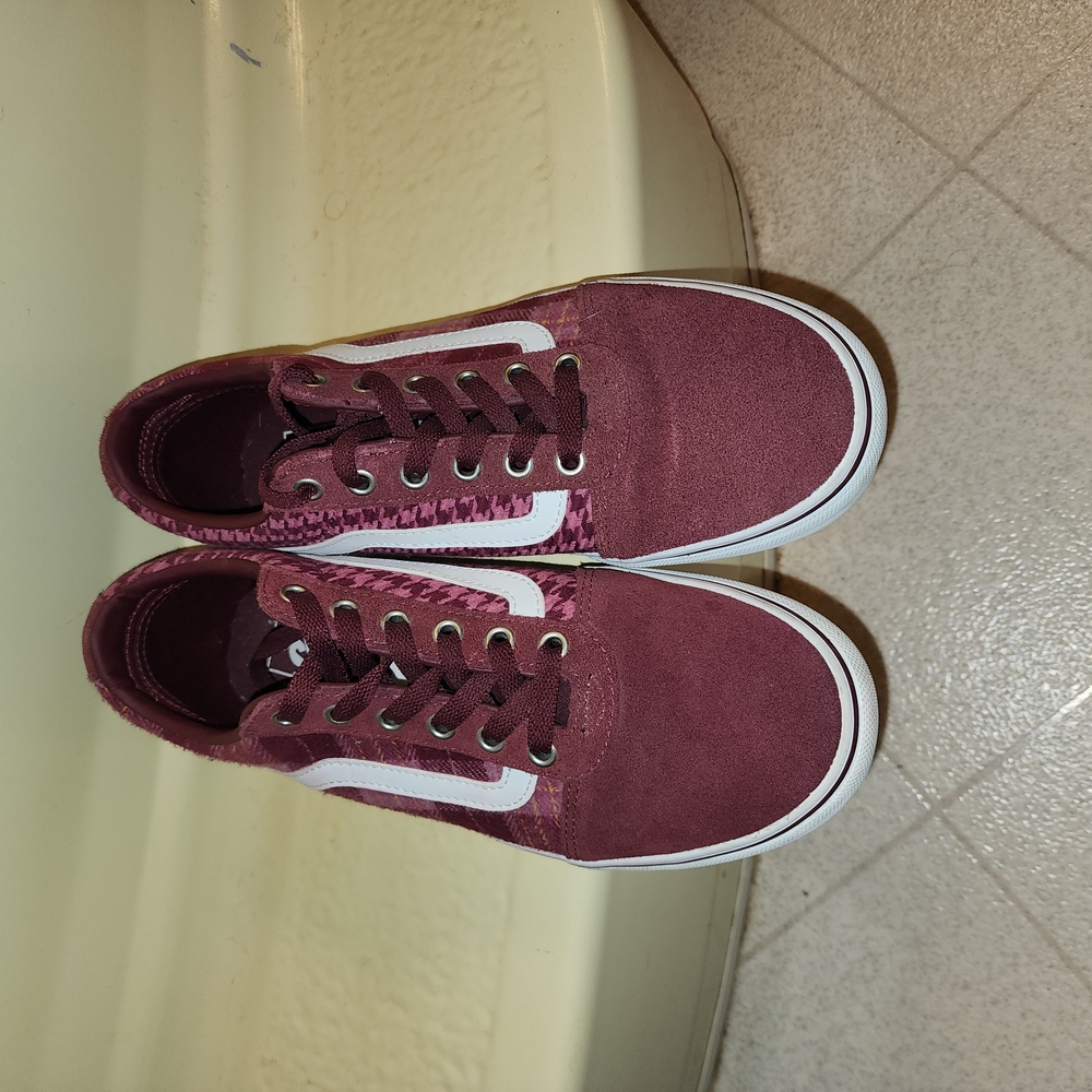 Vans Womens Burgundy Sneakers